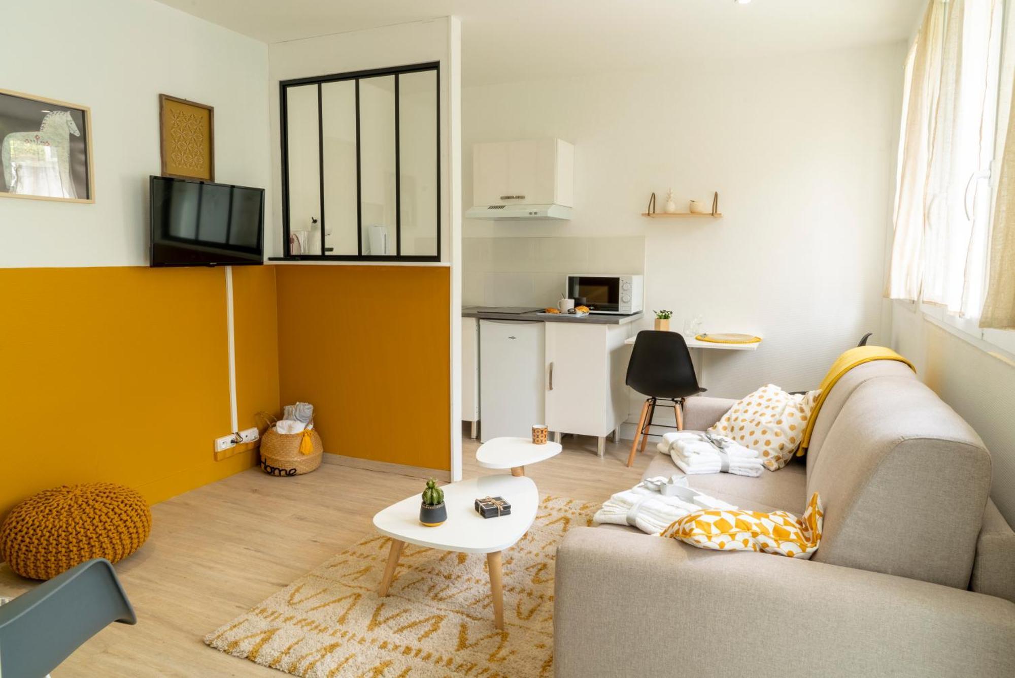 Stockholm- Studio Cosy Et Patio, Proche Centre Charleville-Mézières Esterno foto